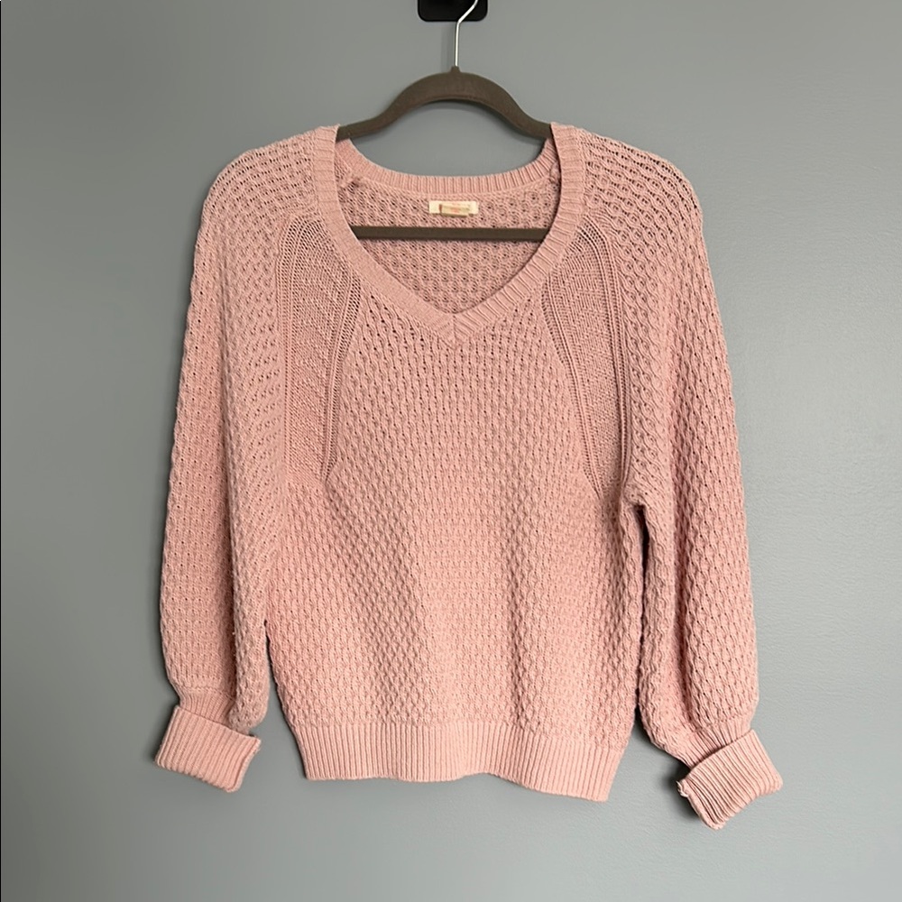 🟡3/$15 Pink V-Neck Women's Sweater